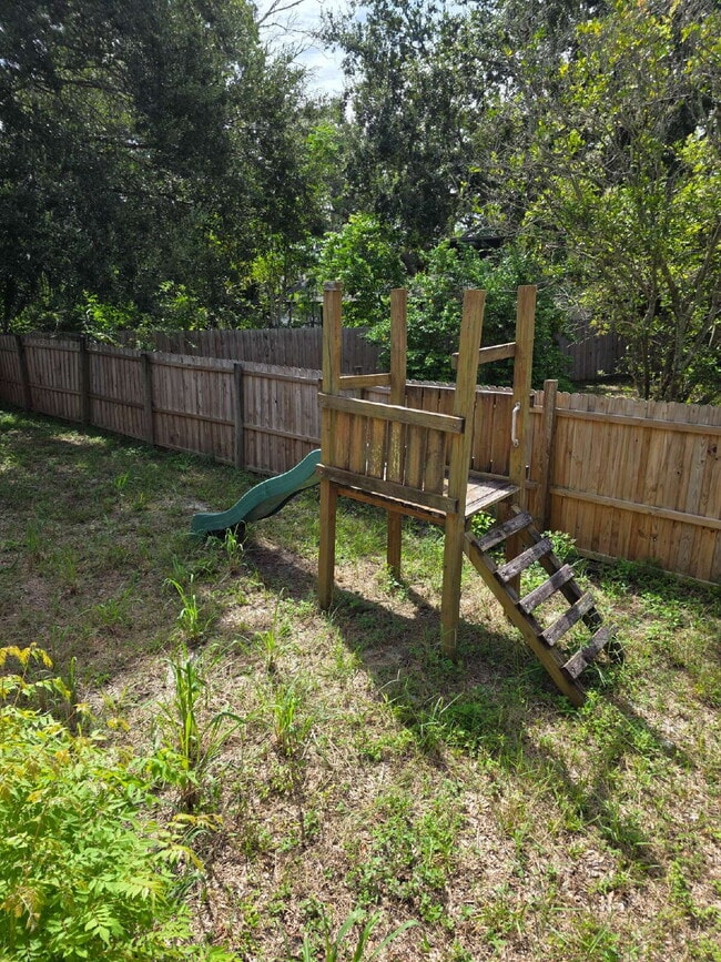 Building Photo - 3 bedroom home in Historic Tarpon Springs