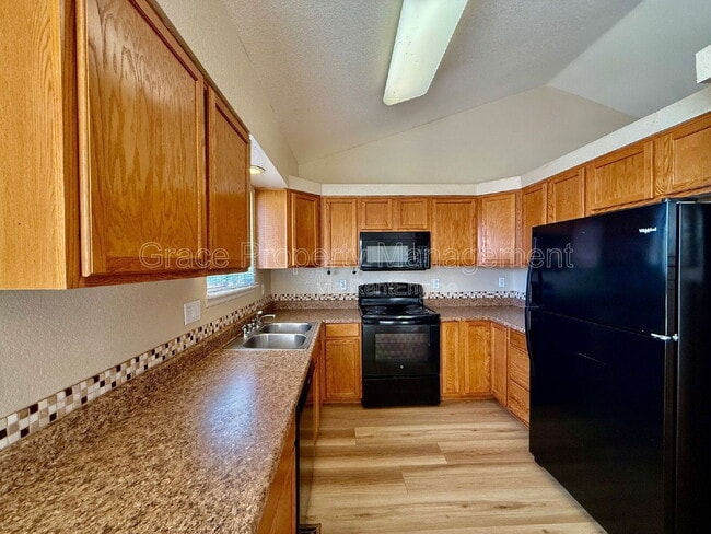 Building Photo - 2830 Calkins Pl