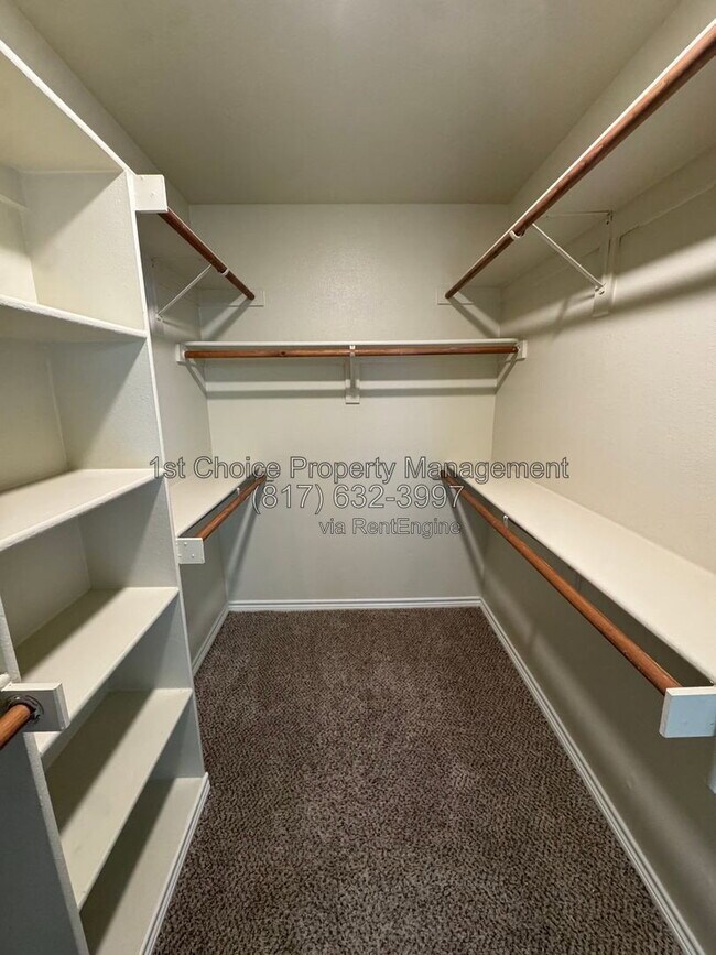 Building Photo - 3006 Upland Dr