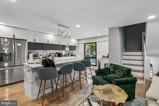 Building Photo - 1130 Lombard St