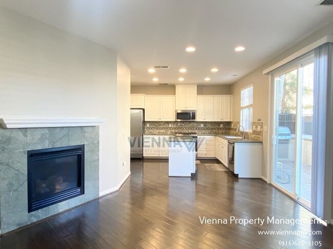 Building Photo - 131 Candela Cir