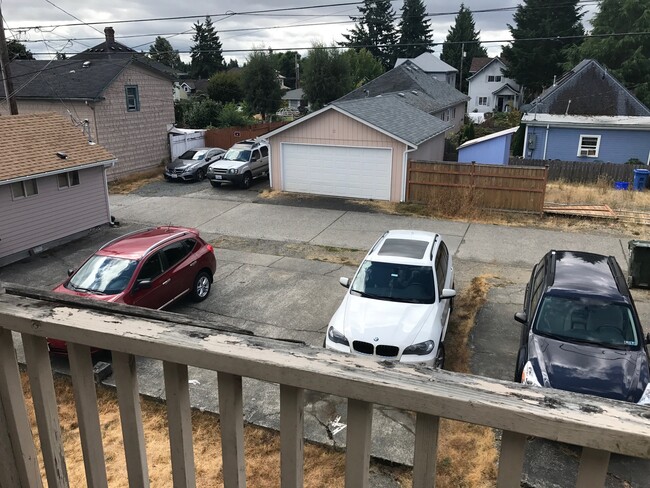 Building Photo - 3312 6th Ave