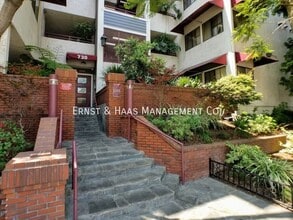 Building Photo - 730 W 4th St