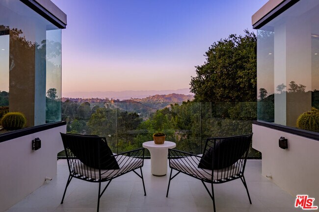 Building Photo - 8896 Lookout Mountain Ave