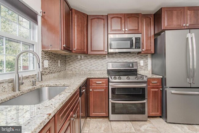 Building Photo - 1847 Dulaney Ct