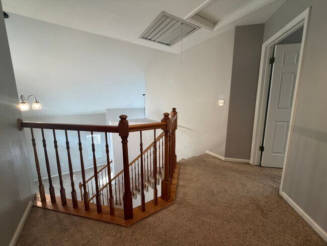 Building Photo - 8420 Oak Flat Way