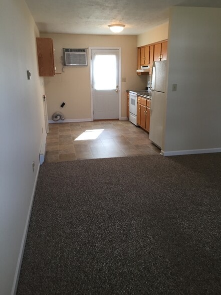 Building Photo - 365 Duo Dr