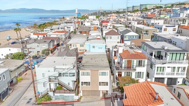 Building Photo - Moonstone