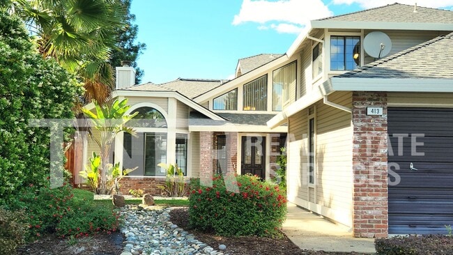 Building Photo - 413 Unity Ct