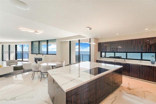 Building Photo - 18555 Collins Ave