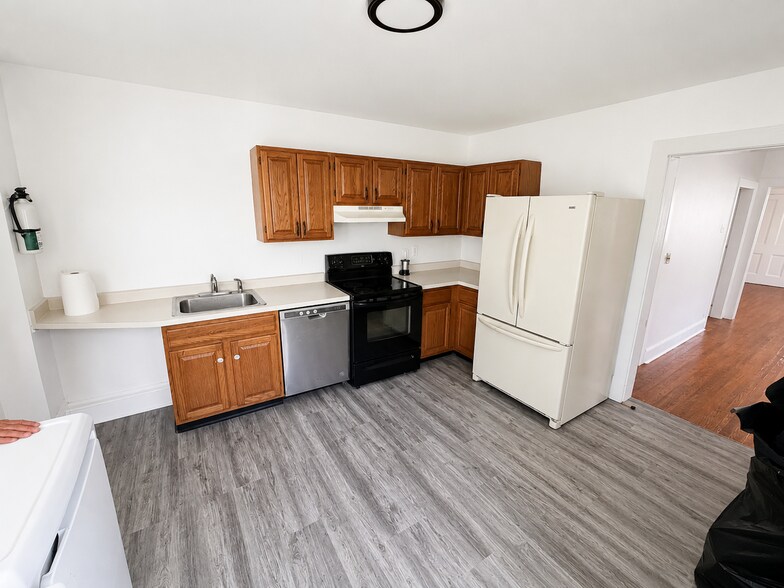 Kitchen - 422 Washington St