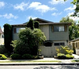 Building Photo - 2-Story 2 Bedroom Townhome with Parking