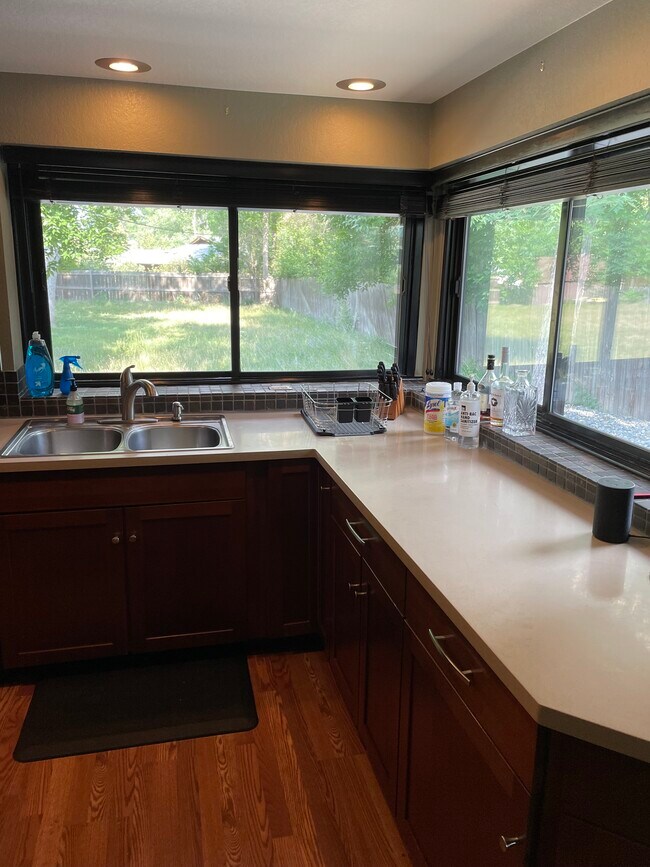 Building Photo - 1330 Kipling St