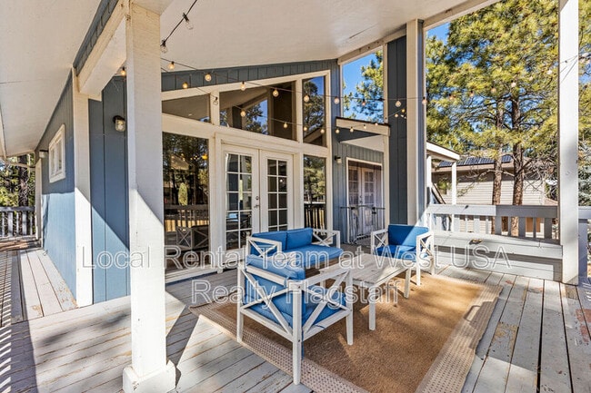 Building Photo - 1720 N Doral Way