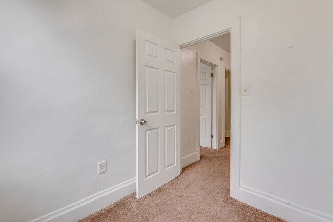 Building Photo - 20 Marne Way