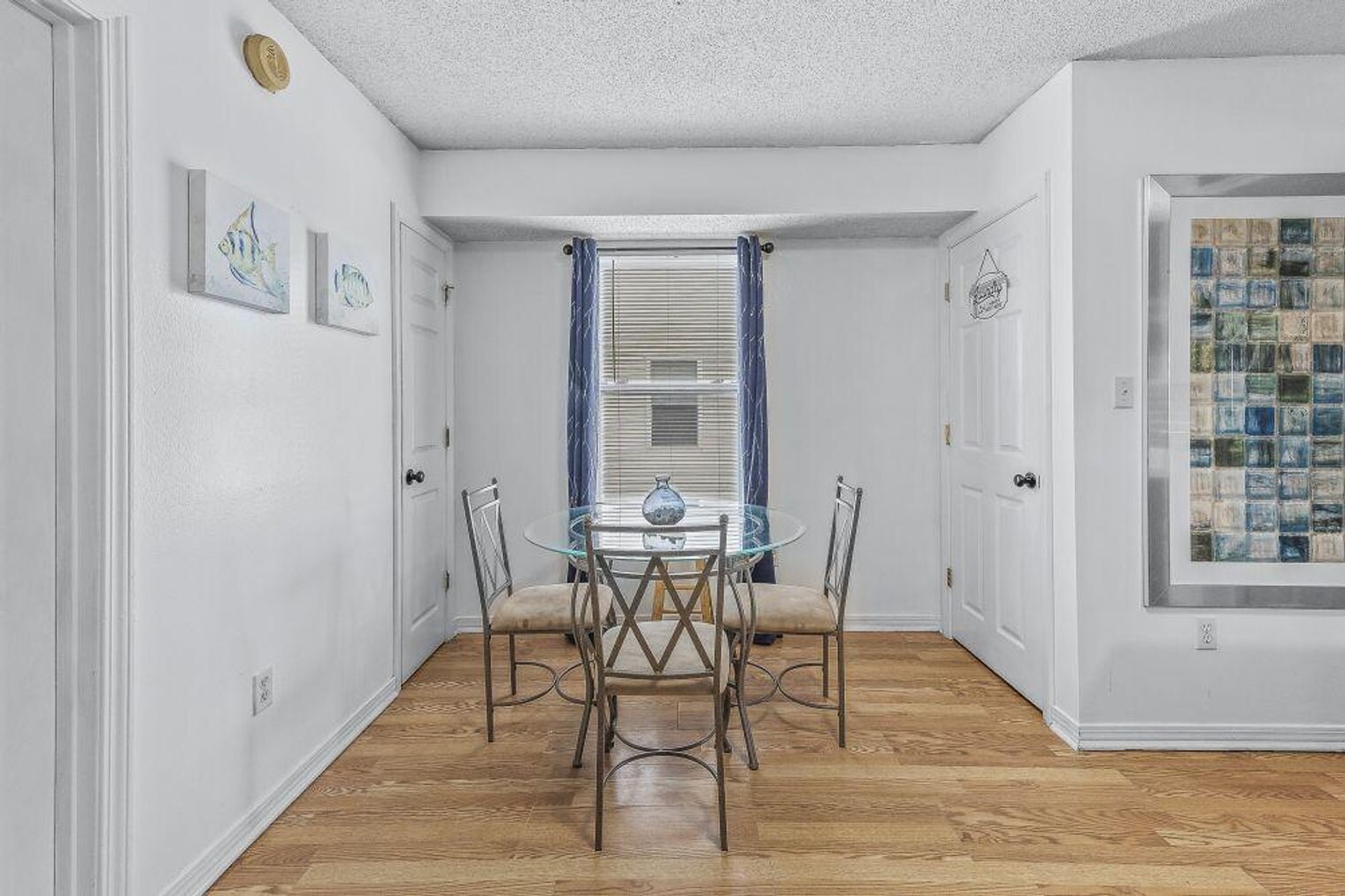 Building Photo - 1474 W Beach Blvd