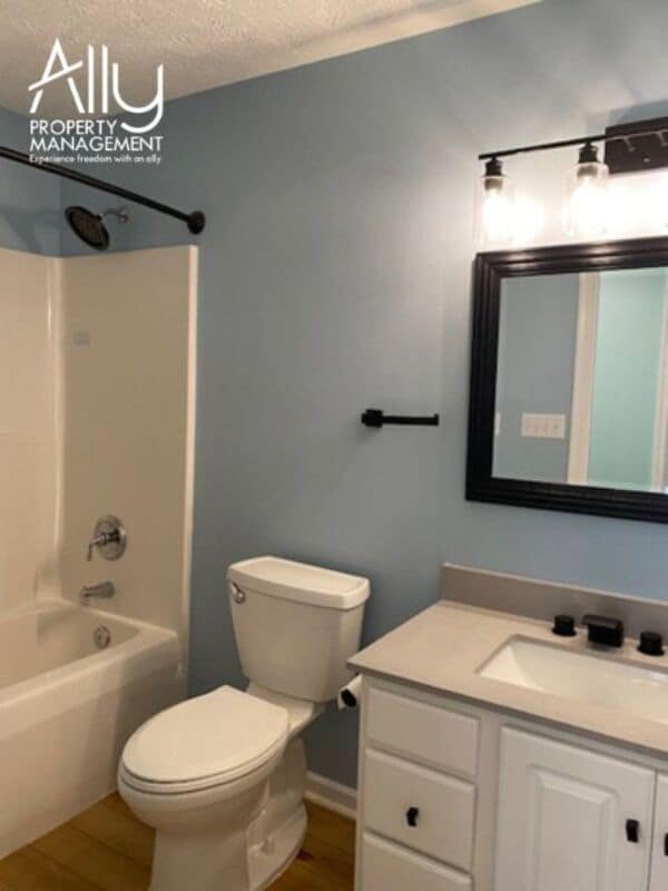 Building Photo - 35 Hardwood Rd