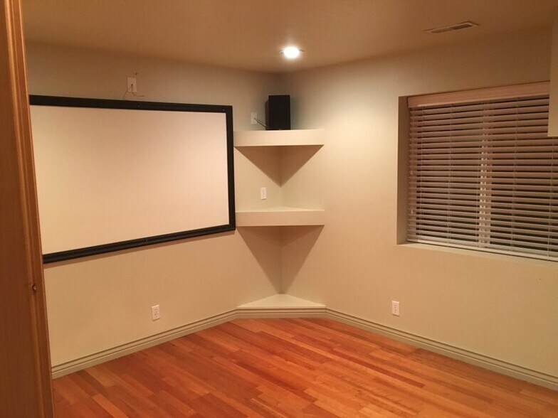 Building Photo - 4611 Ripple Creek Cir