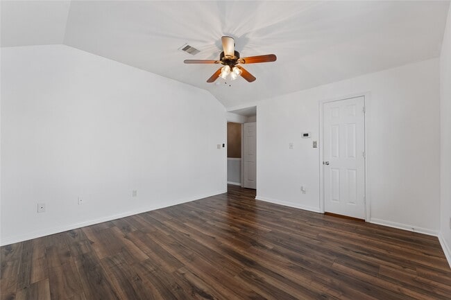 Building Photo - 2623 Woodridge Cove Dr
