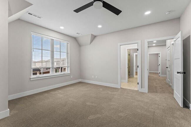 Building Photo - 3505 SW Radiance Ave