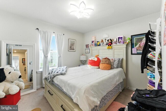 Building Photo - 406 Honeyberry Ln