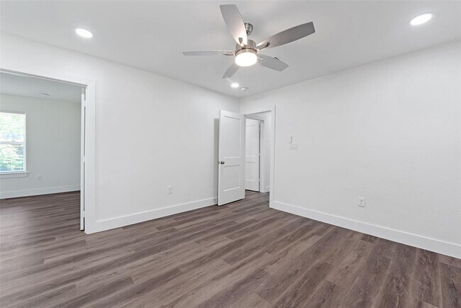 Building Photo - 4074 Cheena Dr