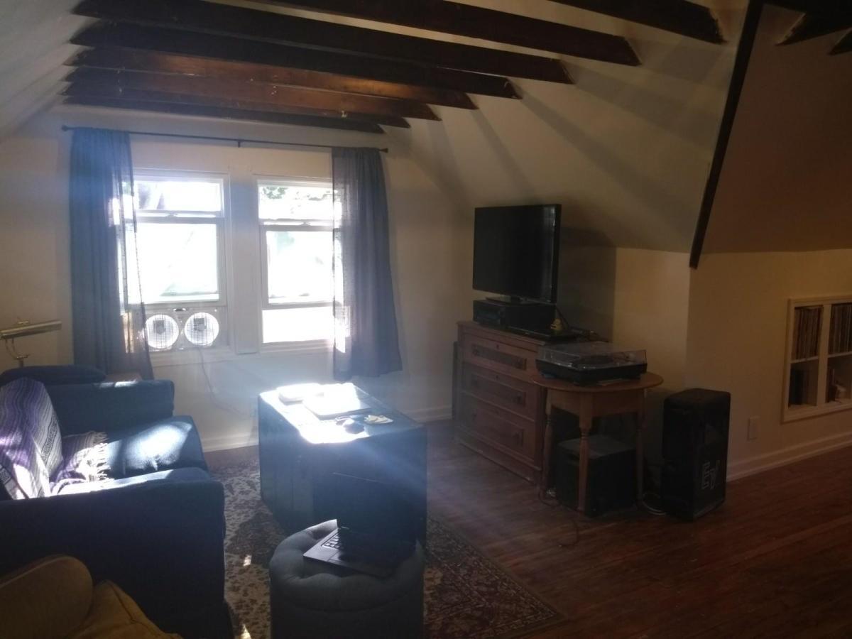 Building Photo - 3251 Silsby Rd