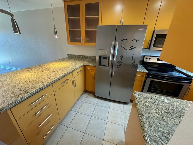Building Photo - Galleria  Town Homes 2 Bedroom 1.5 Bath in...