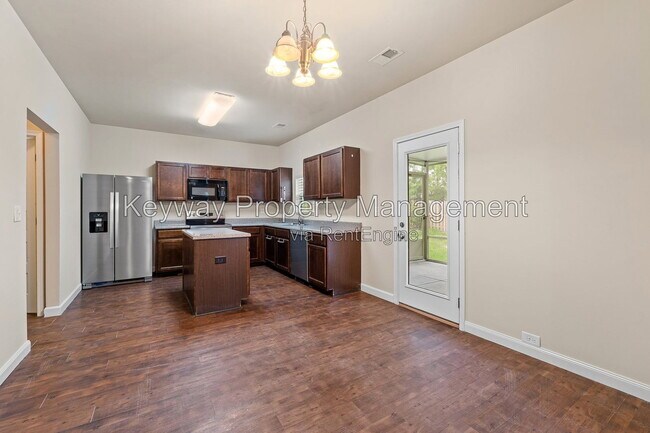 Building Photo - 910 Clover Ct