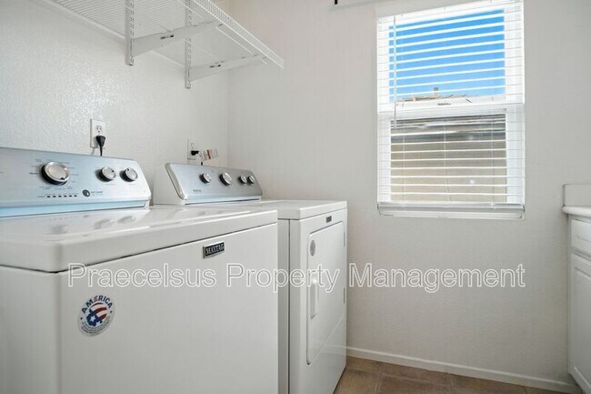 Building Photo - 2809 Red Rock Canyon Rd