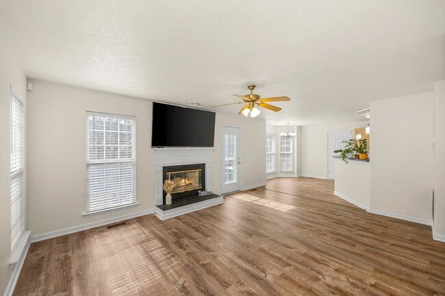 Building Photo - 7028 Sugarplum Rd