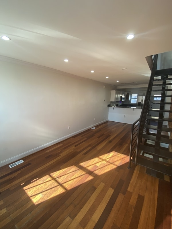 Building Photo - 20 N Madeira St