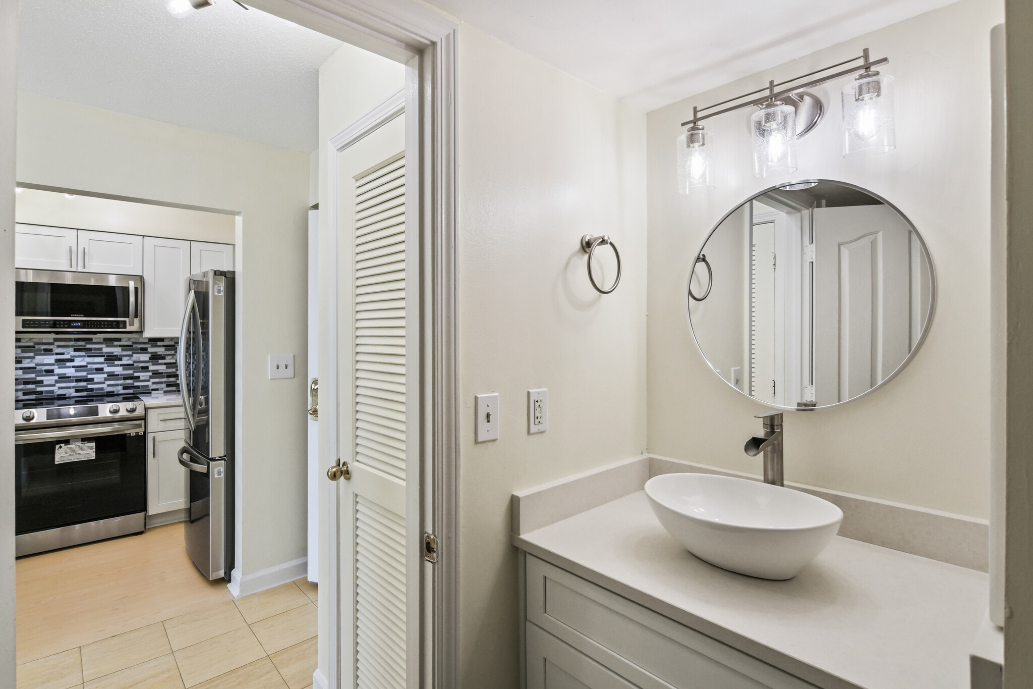 Bathroom - 2870 Pharr Court South NW