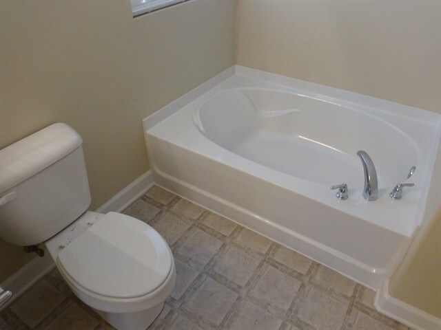 Building Photo - 130 Summer Hill Ct