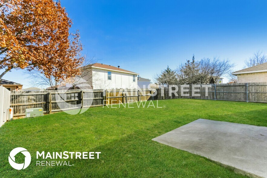 Building Photo - 8733 Stonebriar Ln