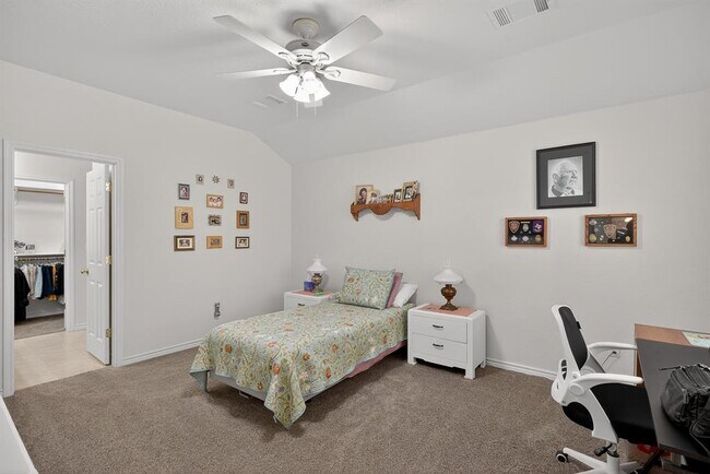 Building Photo - 268 Braeburn Cir