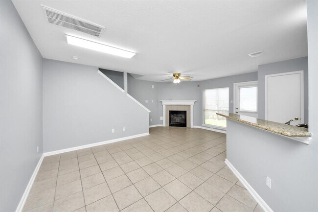 Building Photo - 10405 Shadow Oaks Dr