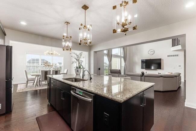 Building Photo - 5962 Laurel Ln