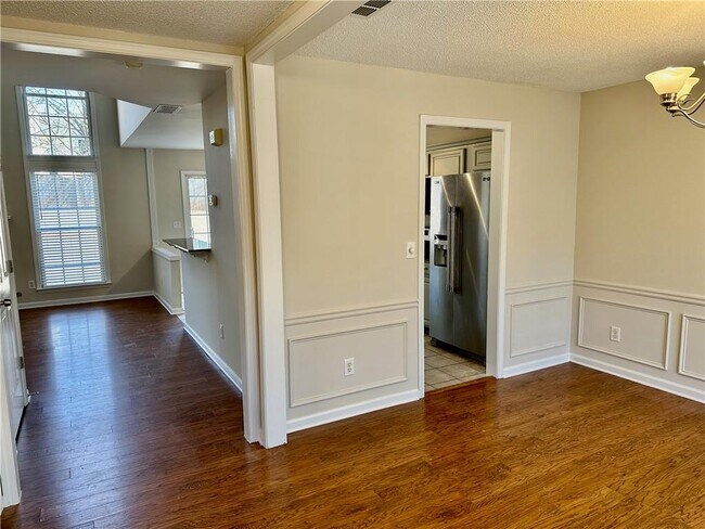 Building Photo - 725 Soneley Ct