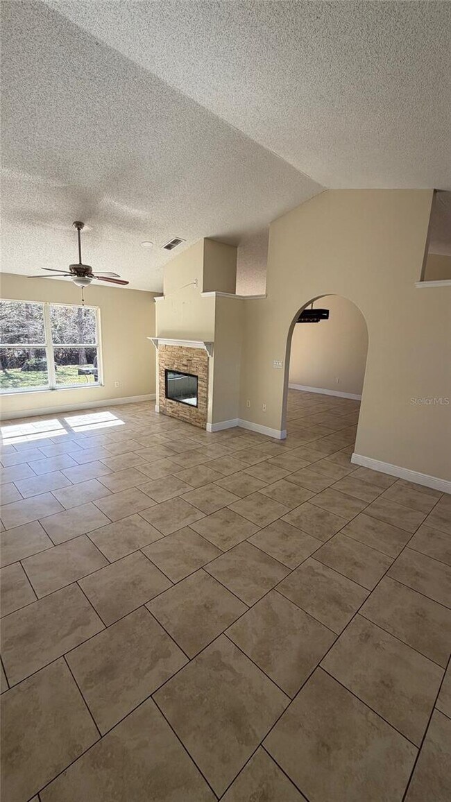 Building Photo - 3923 Blackberry Cir