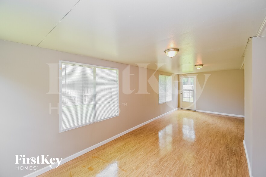 Building Photo - 10885 Copper Hill Dr