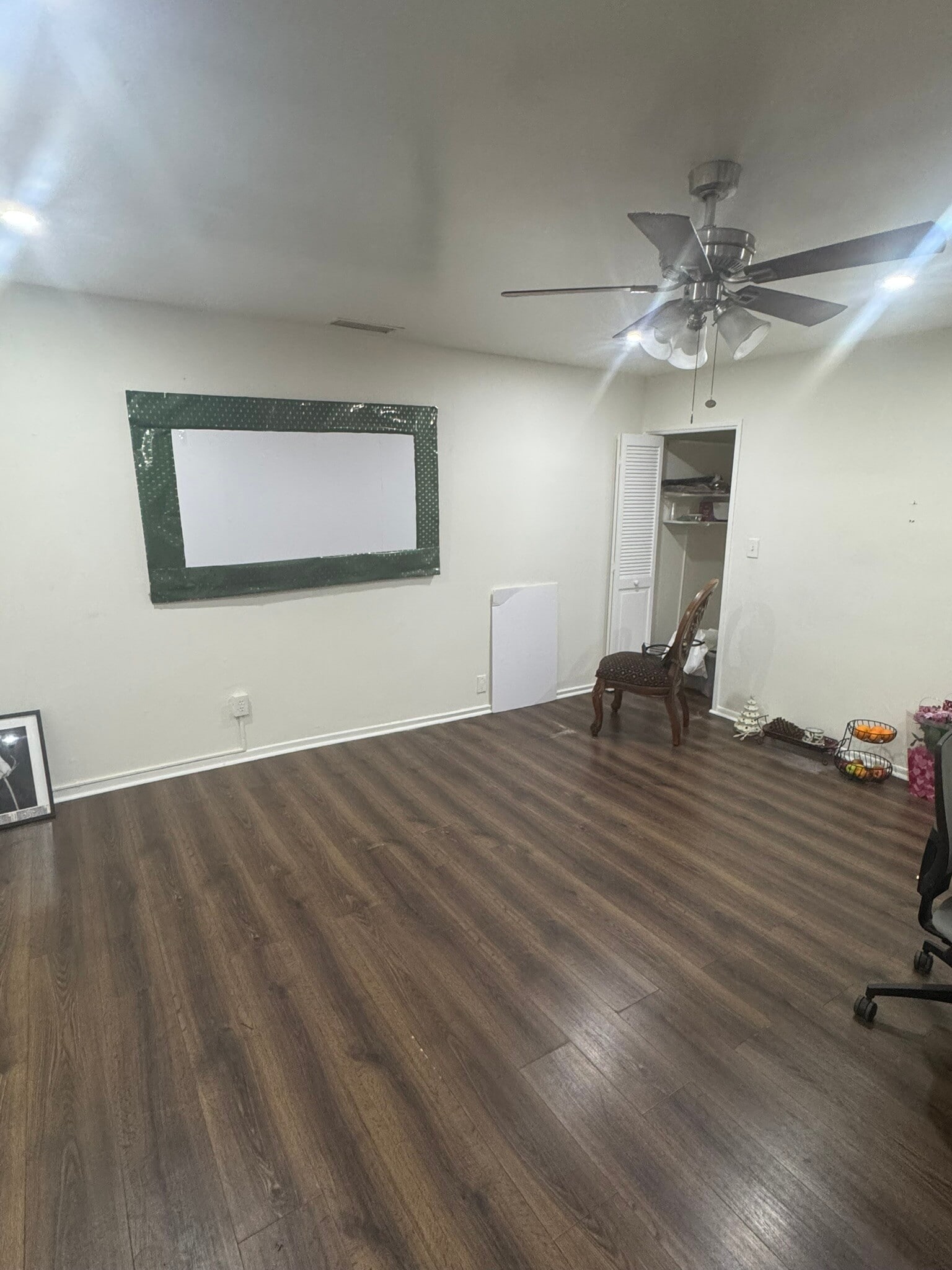 Building Photo - 150 W 49th St