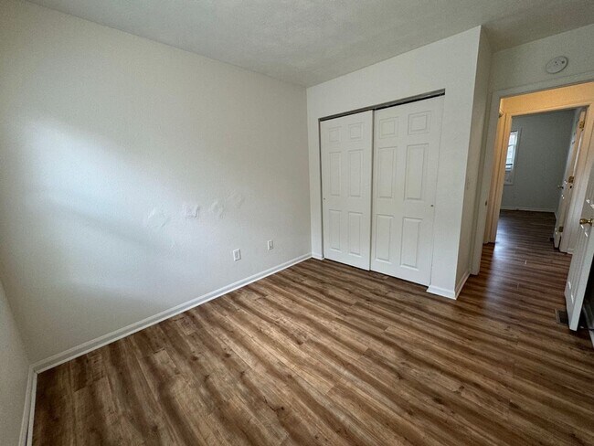 Building Photo - Goss Street Duplex