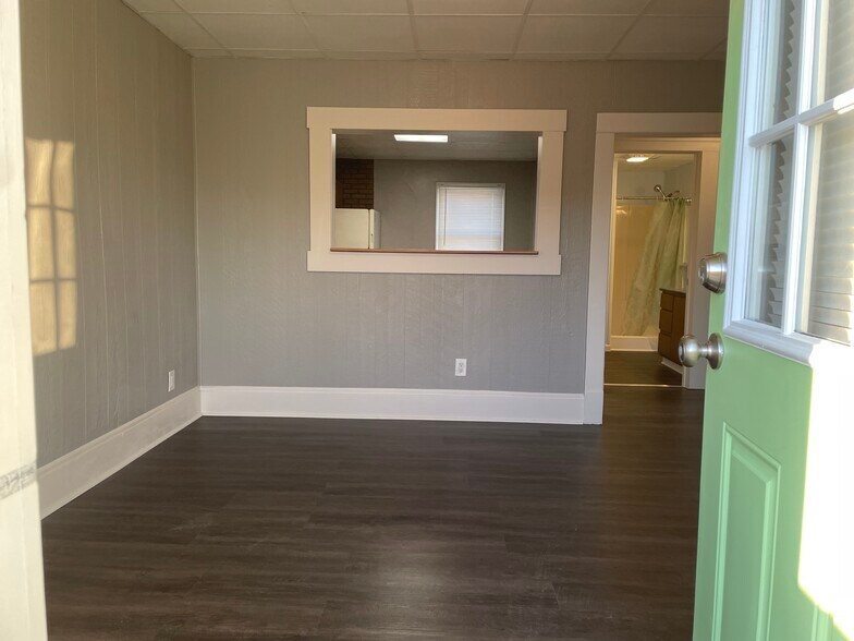 Building Photo - 1430 9th St