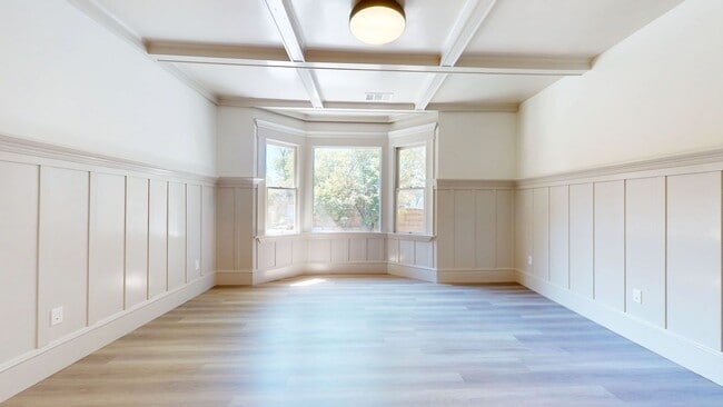 Building Photo - 2 Bedroom Brand New Upstairs Berkeley Unit!