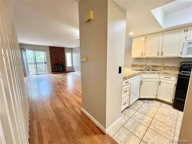 Building Photo - 1470 S Quebec Way