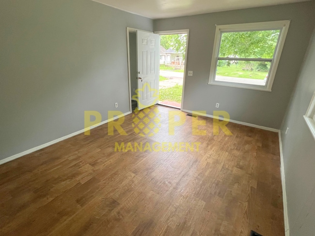 Building Photo - 3 bedrooms 1.5 bathroom