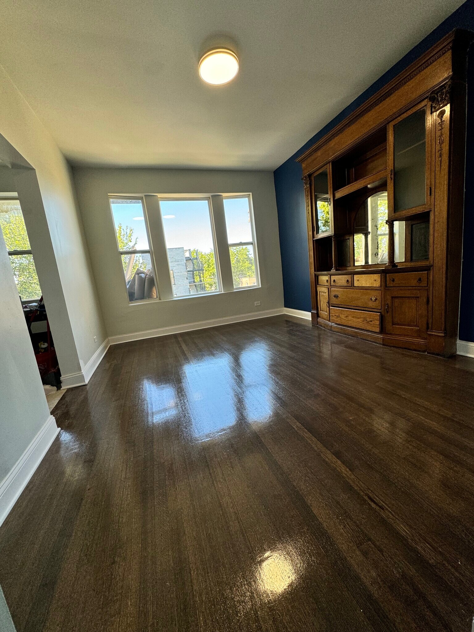 Dinning Room - 6402 S Greenwood Ave