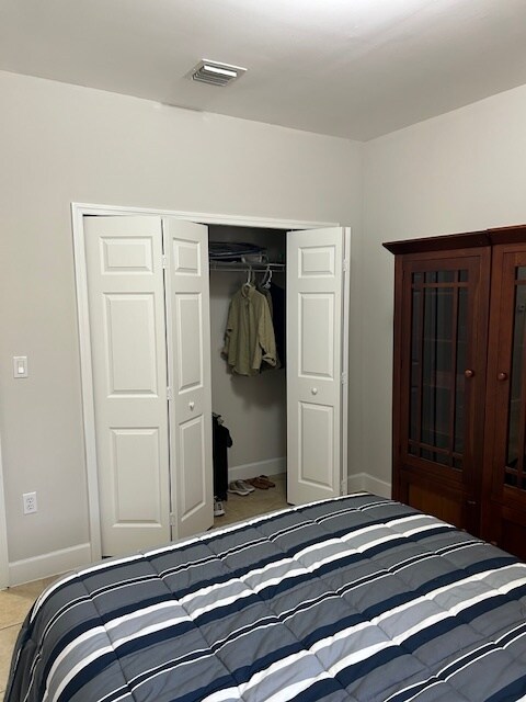 Building Photo - 2933 SW 38th Ave