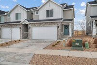 Building Photo - 988 W Broadleaf Dr